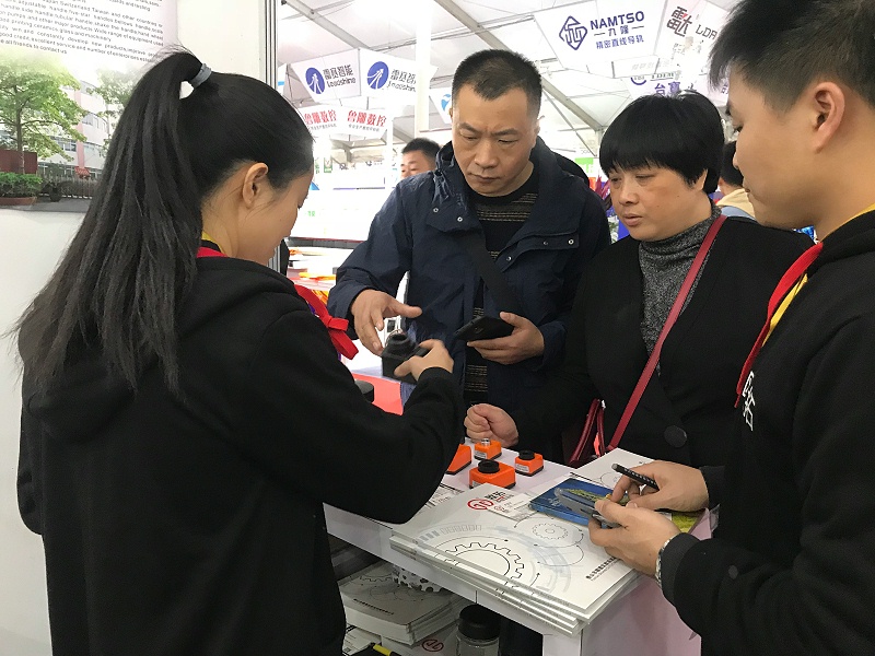 歐拓拉手廠家批發拉手,內波紋手輪,背波紋手輪,橢圓拉手,膠木拉手,方形拉手