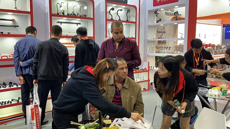 歐拓拉手廠家專業生產拉手,內波紋手輪,背波紋手輪,橢圓拉手,膠木拉手,方形拉手